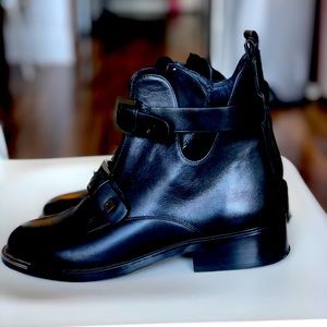 Black faux leather boots size 6.5